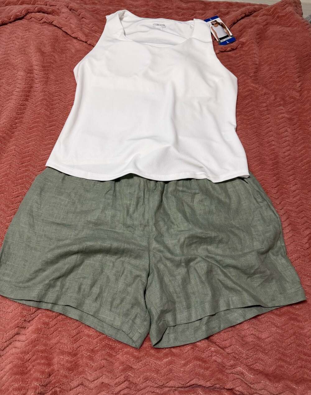 32 Degrees Cool Women's White Tank Top and BLANKNYC linen shorts